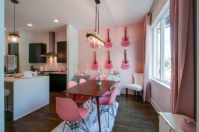 King & Queen 2 Homes - 24 Beds City Views